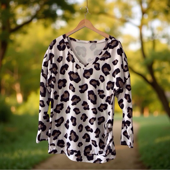 Leopard Print Tunic Blouse - XL - Button Detail + Flattering Fit - Picture 2 of 12